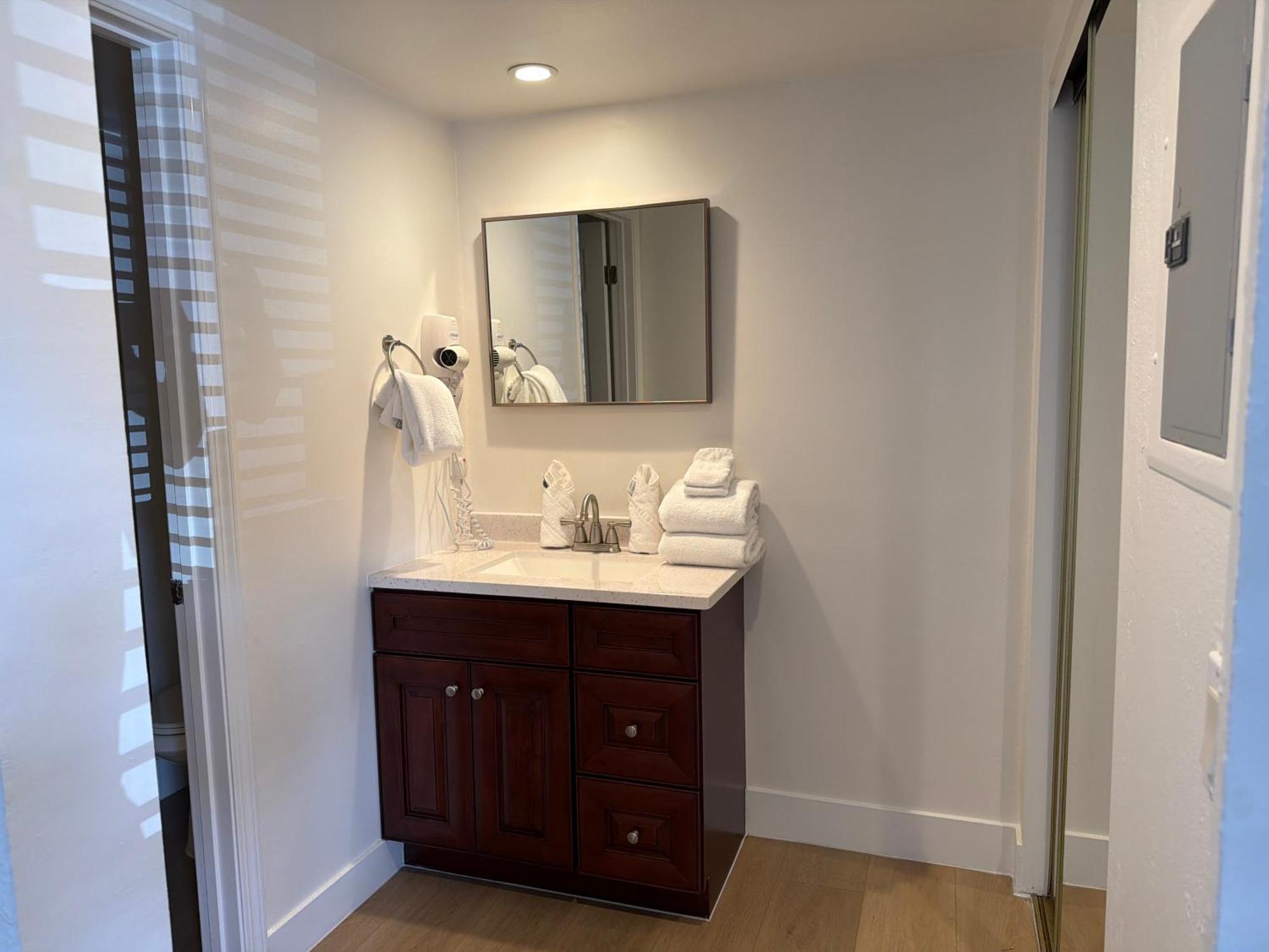 One-Bedroom Cottage Two Queen Beds