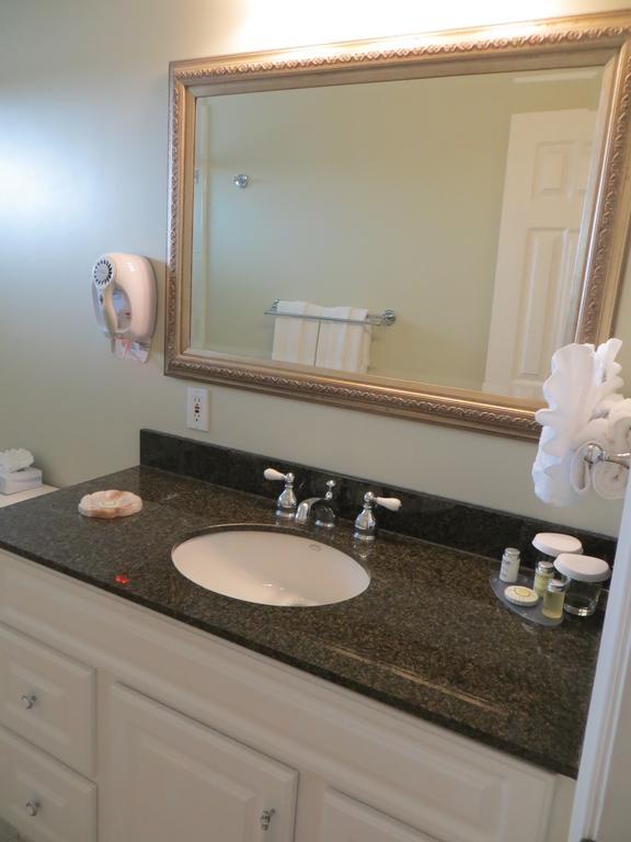 Deluxe King Room Ocean View Fireplace