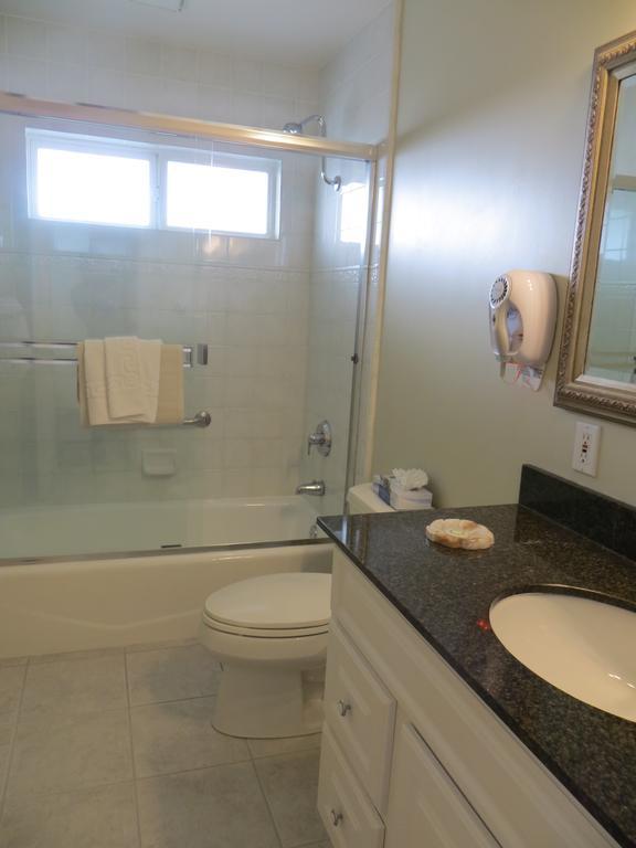 Deluxe King Room Ocean View Fireplace