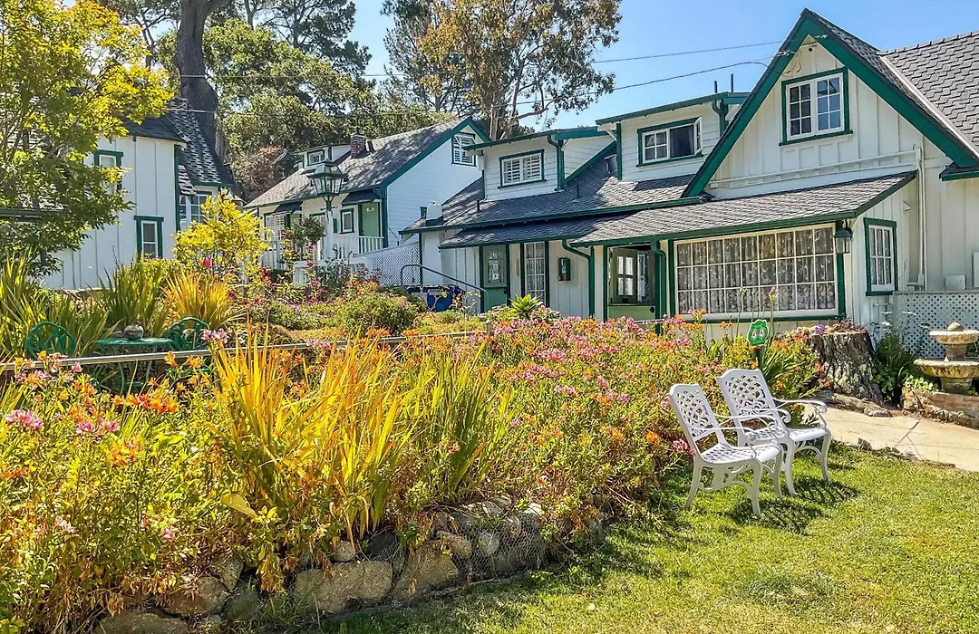 Carmel Green Lantern Inn-1